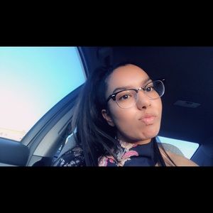 Meet your Posher, Ravia